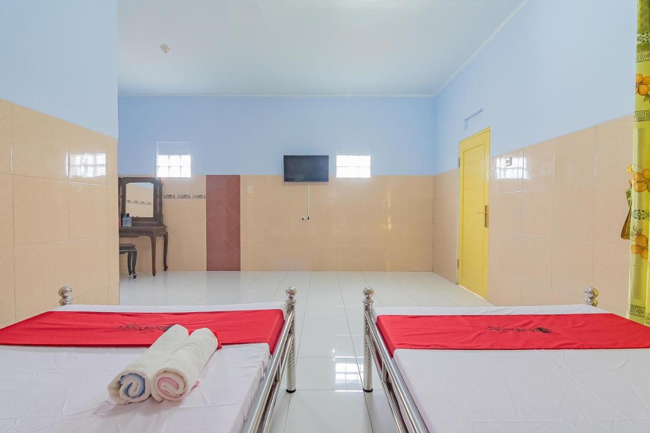 Hotel Reddoorz Syariah @ Tambak Mekar Street Subang Djalantjagak Exterior foto