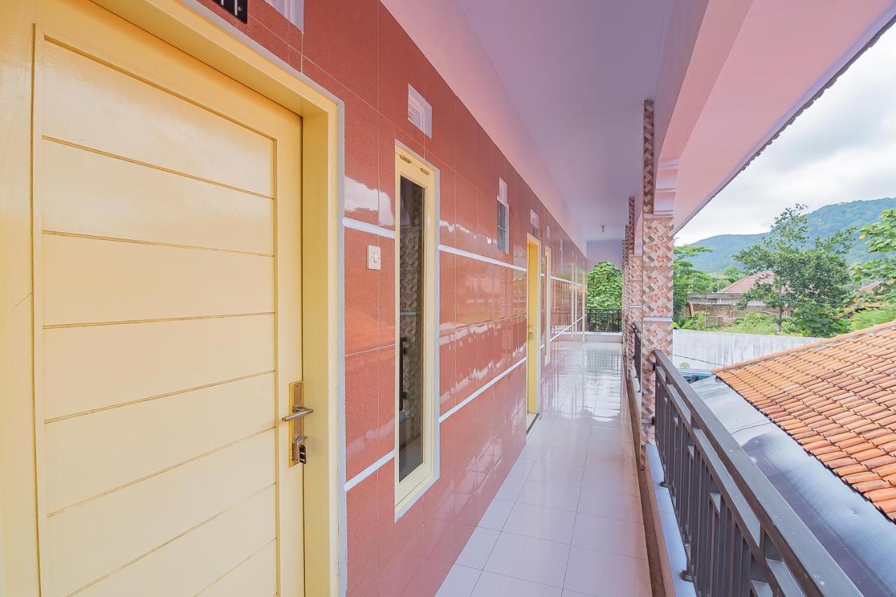 Hotel Reddoorz Syariah @ Tambak Mekar Street Subang Djalantjagak Exterior foto