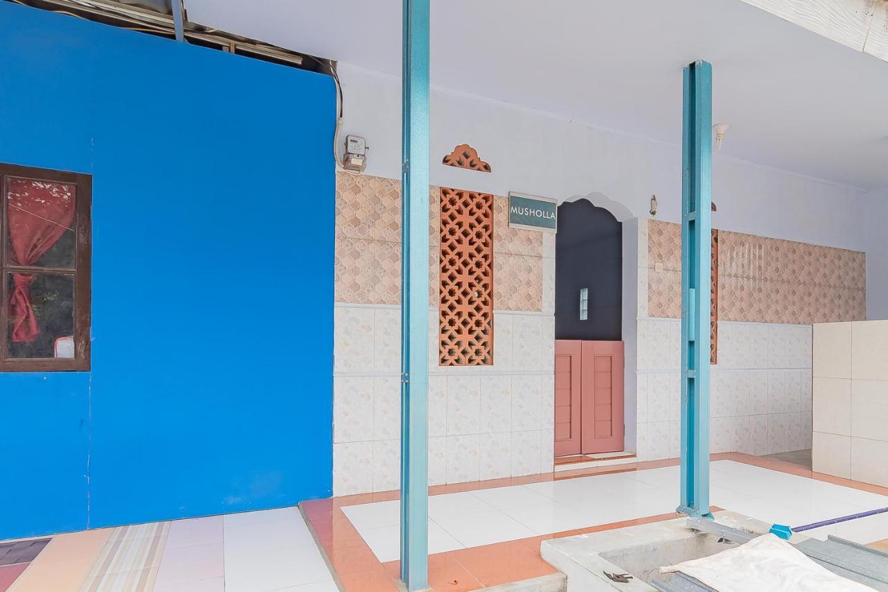 Hotel Reddoorz Syariah @ Tambak Mekar Street Subang Djalantjagak Exterior foto