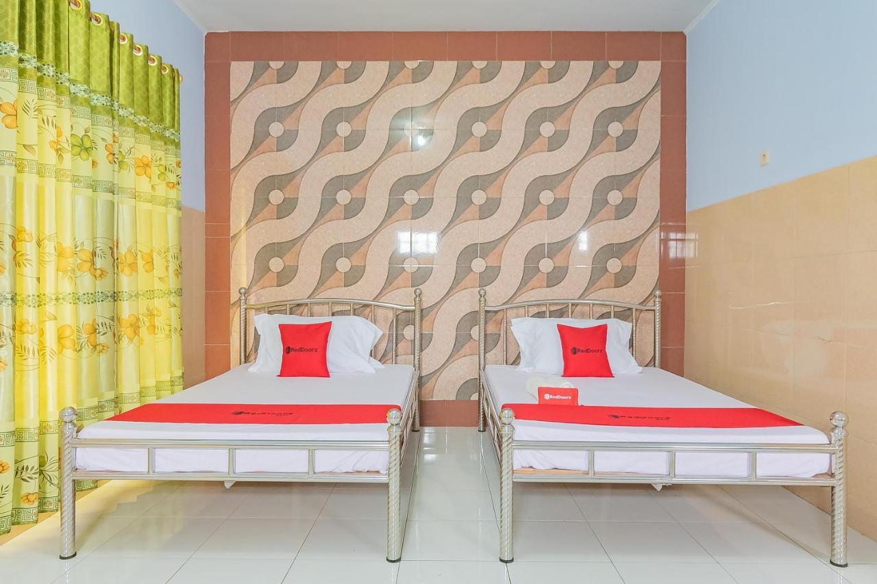 Hotel Reddoorz Syariah @ Tambak Mekar Street Subang Djalantjagak Exterior foto